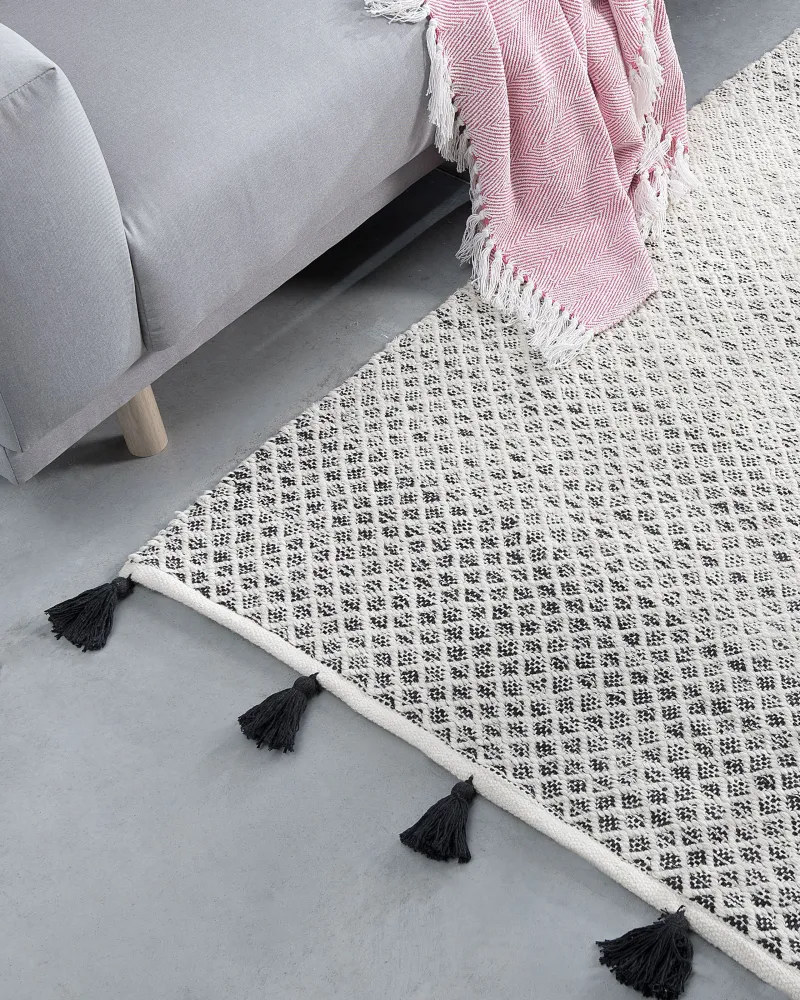 Area Rug 140 x 200 cm Carvão and White GEMLIK