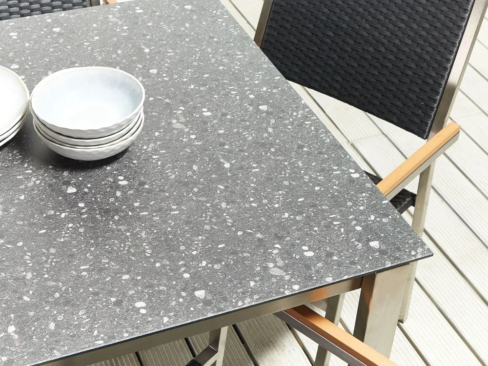 Conjunto de refeição de jardim 4 lugares com efeito de granito preto e rattan preto COSOLETO/GROSSETO com Almofadas Incluídas