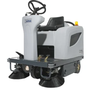 NILFISK SR 1101 B - Bataria e Gasolina - Varredora de Condutor Sentado Compacta e Fiável