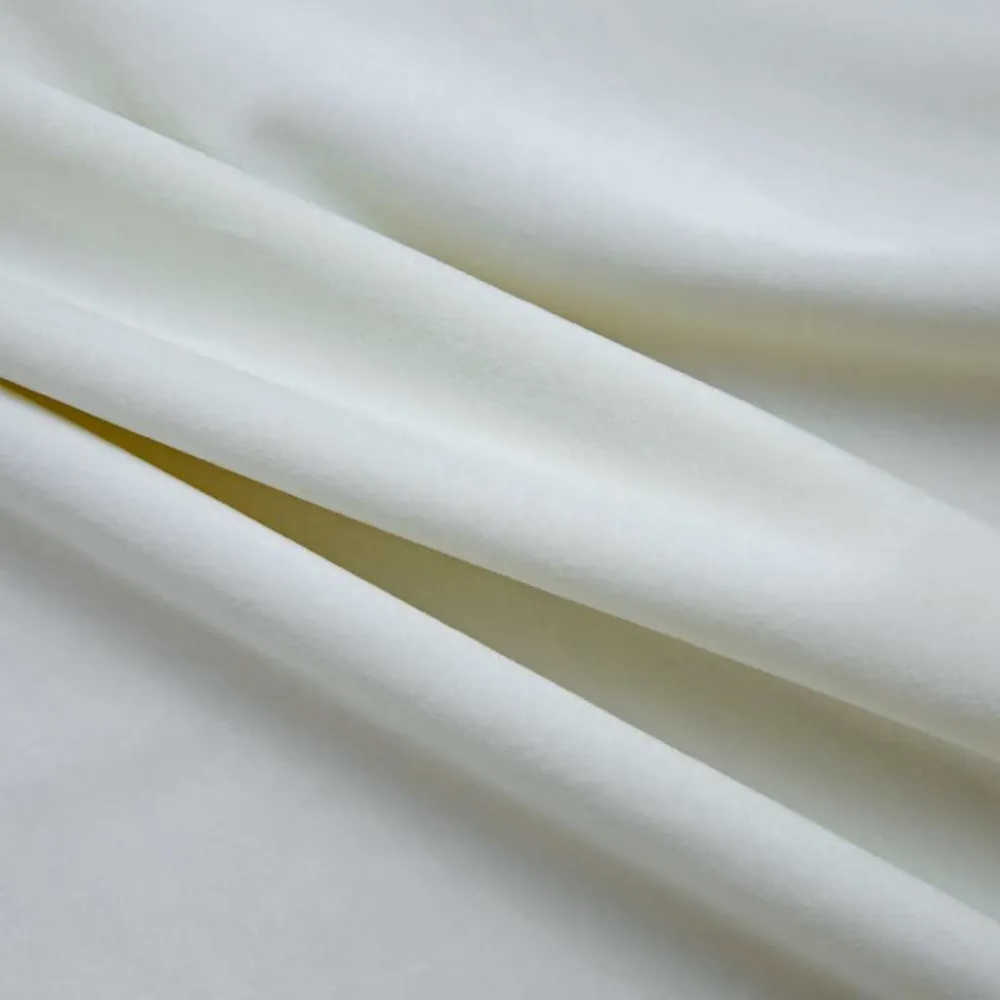 Cortina blackout com argolas em metálico 290x245 cm veludo creme
