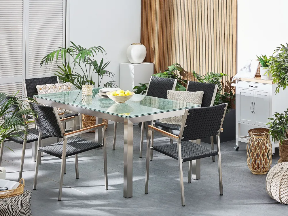 Conjunto de mesa com tampo em vidro temperado 180 x 90 cm e 6 cadeiras rattan sintético GROSSETO para Churrasqueiras e Áre...